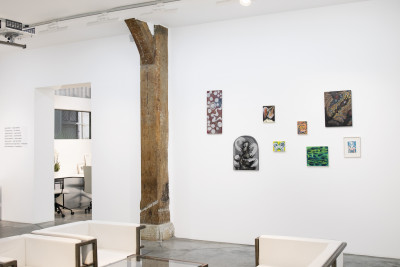 exhibition view of *débordement #1 : les révélateurs*, curators : Anaël Pigeat et Yvannoé Krüger, christian berst art brut, Paris, 2021 - © christian berst — art brut