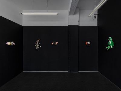 vue de l'exposition *Franco Bellucci : solo show*, a. SQUIRE gallery, Londres, 2026. - © Jack Elliot Edwards, christian berst — art brut