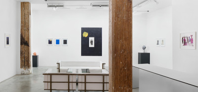 vue de l'exposition *josé manuel egea : luna llena*, christian berst art brut, 2025 - © christian berst — art brut