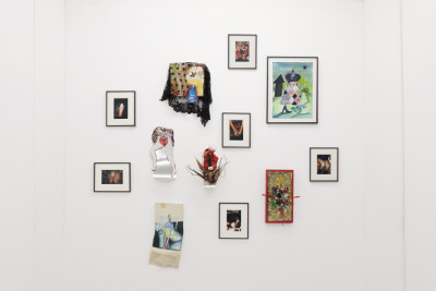 exhibition view of *débordement #1 : les révélateurs* curated by Anaël Pigeat and Yvannoé Krüger, the bridge + christian berst art brut, Paris, 2021 - © christian berst — art brut