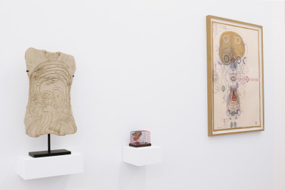 Exhibition view of *face to face*, curator: Gaël Charbau, the bridge by christian berst, Paris, 2020 - © christian berst — art brut